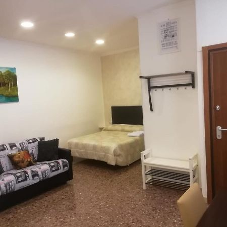 Apartment Urbino 33 ローマ エクステリア 写真