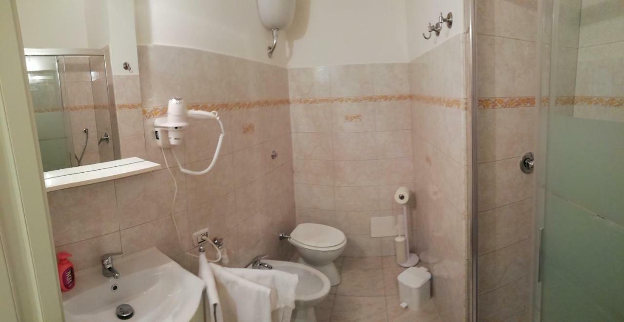 Apartment Urbino 33 ローマ エクステリア 写真