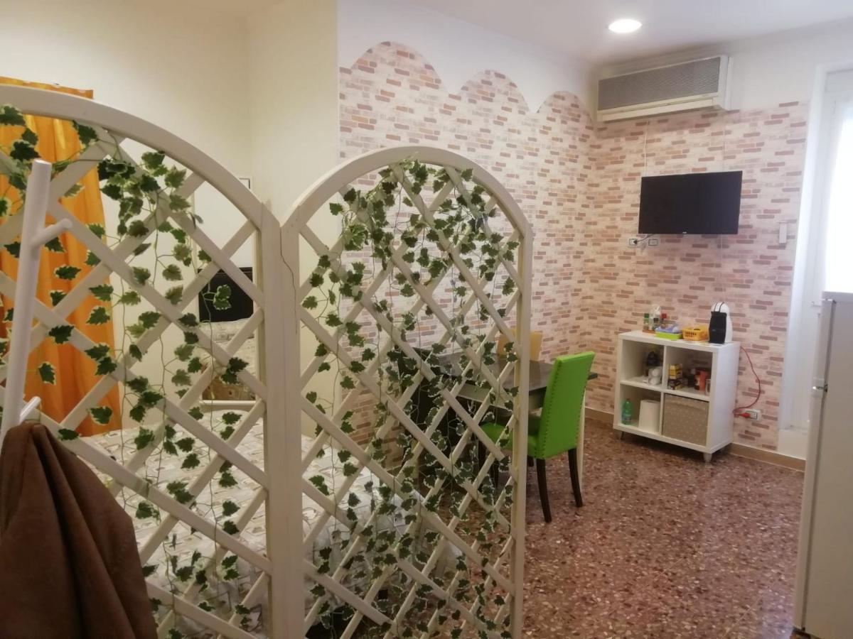 Apartment Urbino 33 ローマ エクステリア 写真
