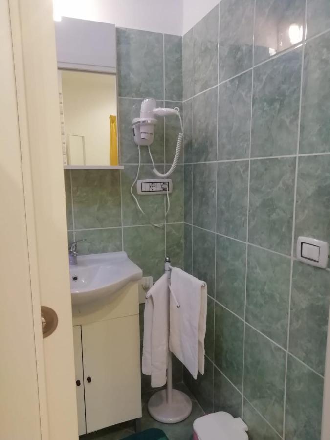 Apartment Urbino 33 ローマ エクステリア 写真