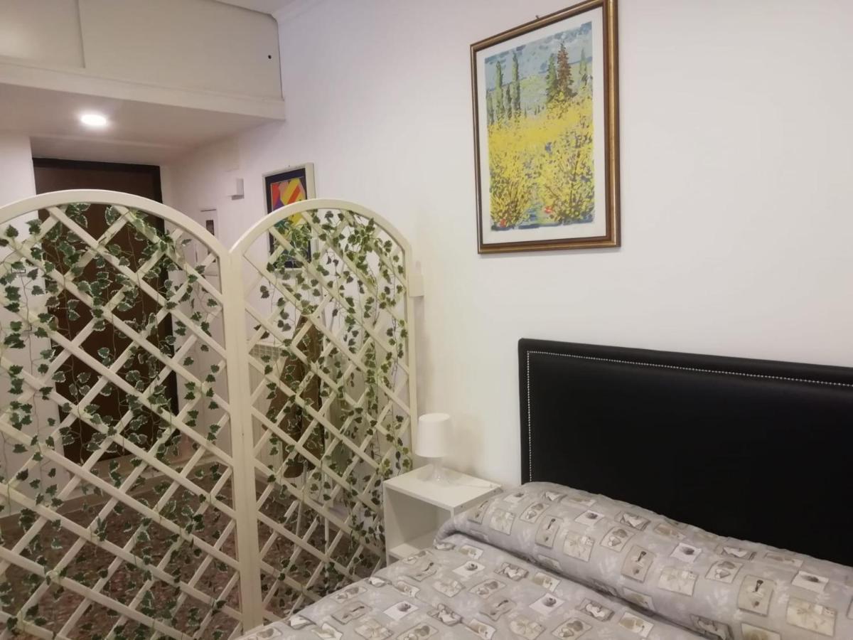 Apartment Urbino 33 ローマ エクステリア 写真
